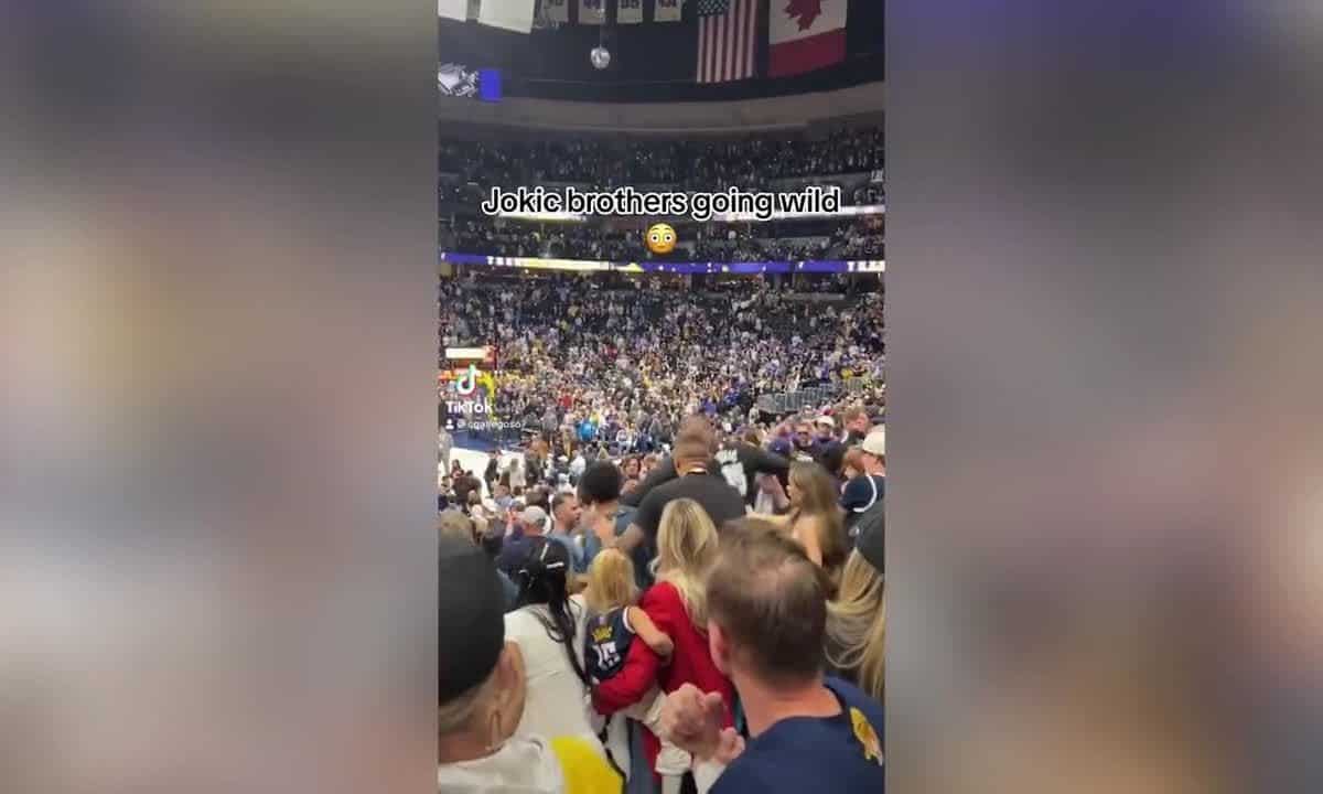 Scandale NBA : le frère de Jokic assène un KO à un fan en tribune !