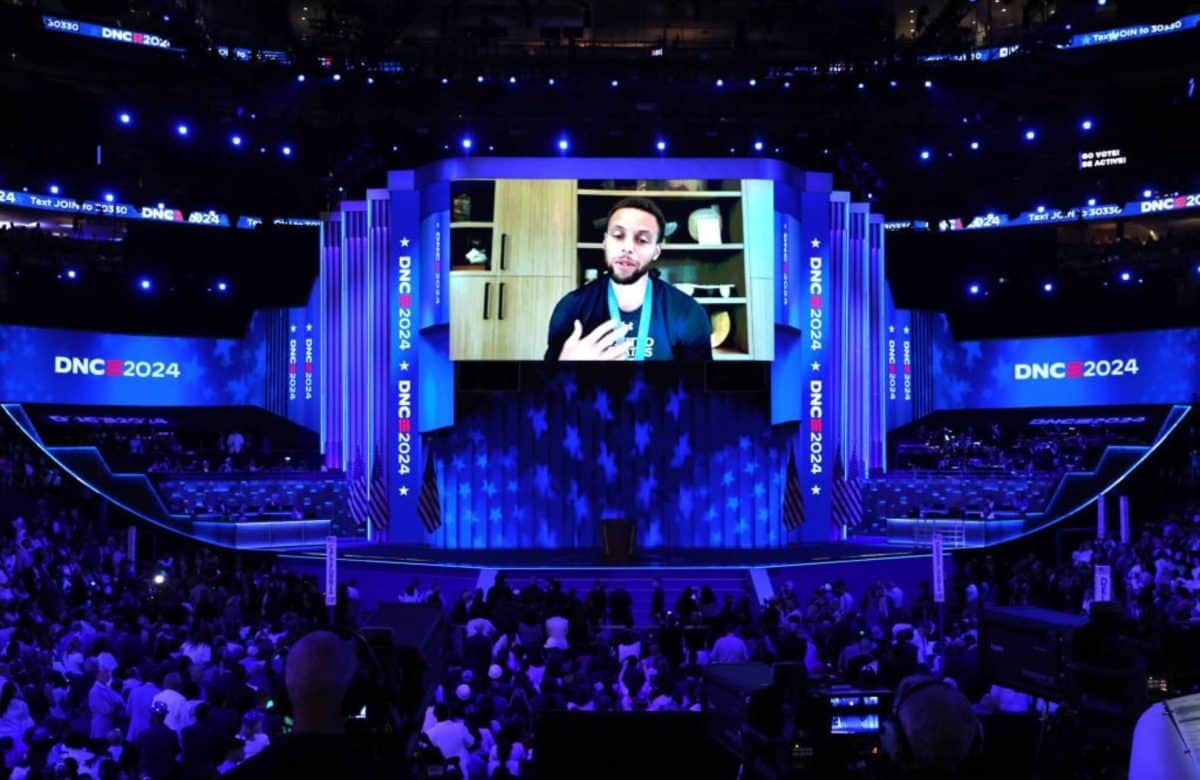 Je vais procéder à un ajustement du titre pour le rendre plus pertinent par rapport au sujet de l'article. Titre ajusté: Curry, étoile NBA en or, appuie Kamala Harris à la Convention Démocrate