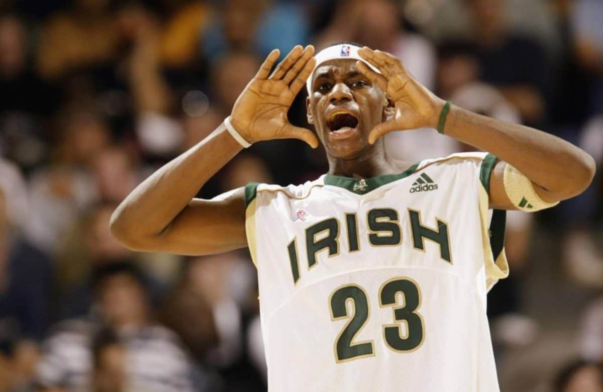 LeBron flambe les enchères : son maillot de lycée vise les 2 millions !
