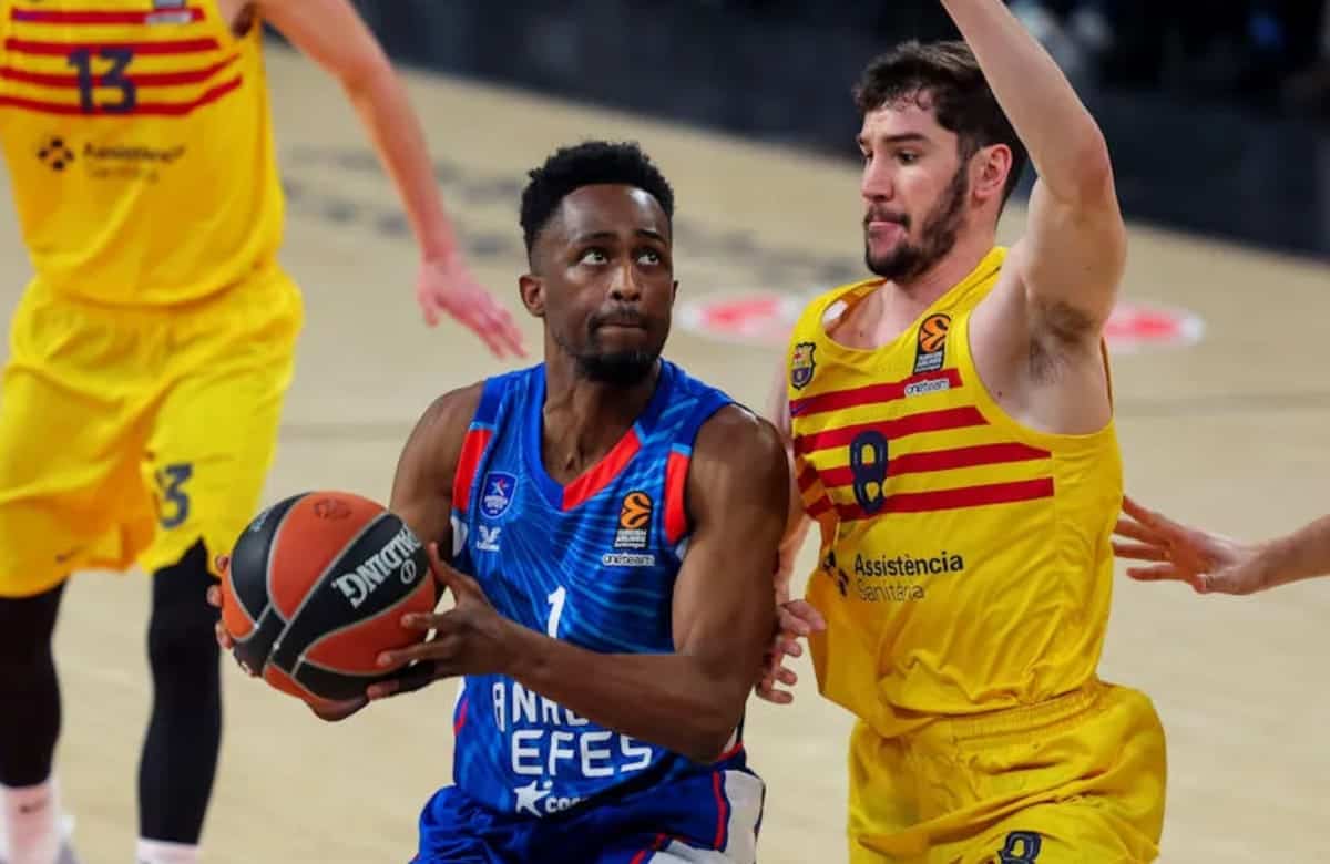 Anadolu Efes vs Barcelone en Euroliga : Vivez le choc au sommet !