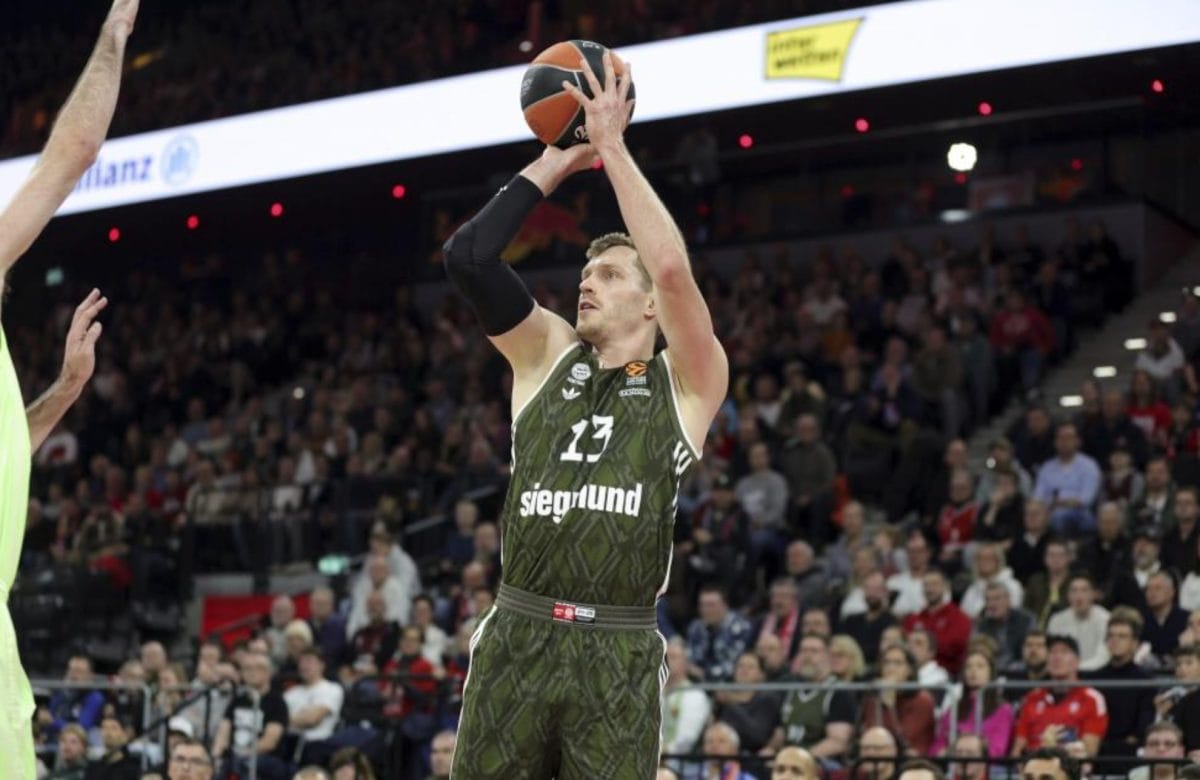 Andreas Obst, roi du triple à deux mains en Euroligue !