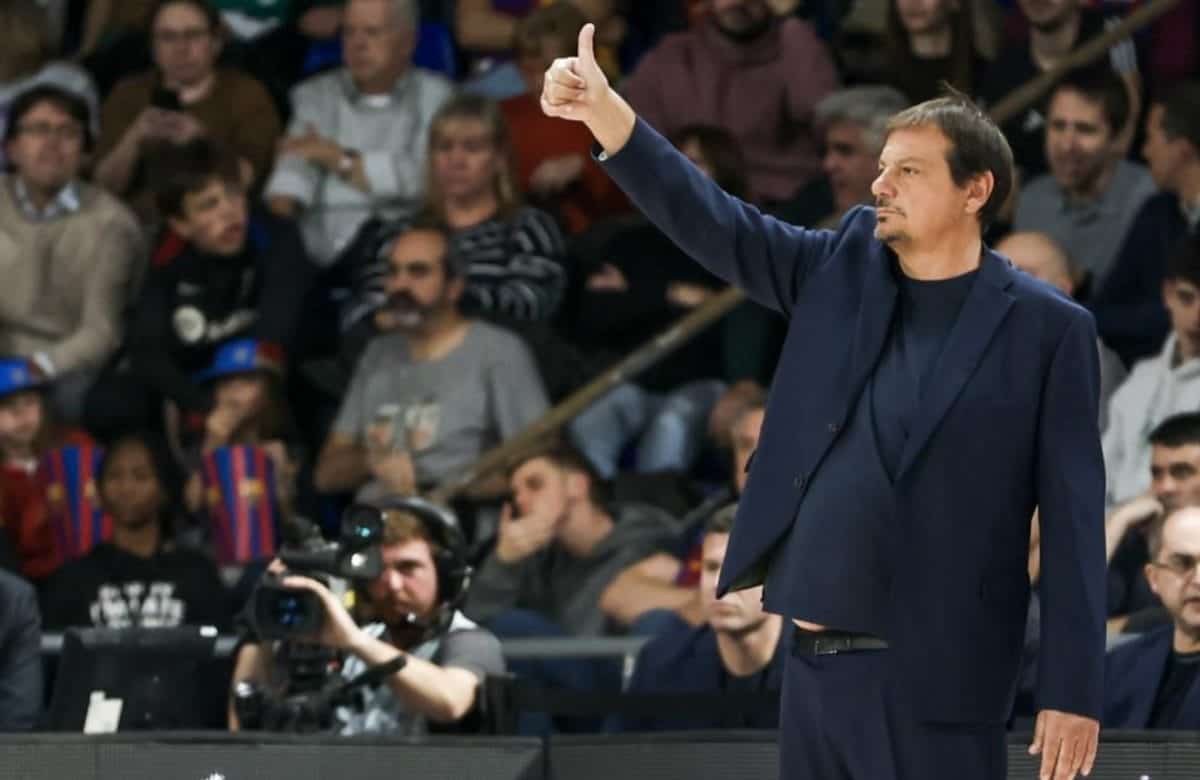 Ataman critique l'arbitrage à Barcelone : du basket ou du football américain ?