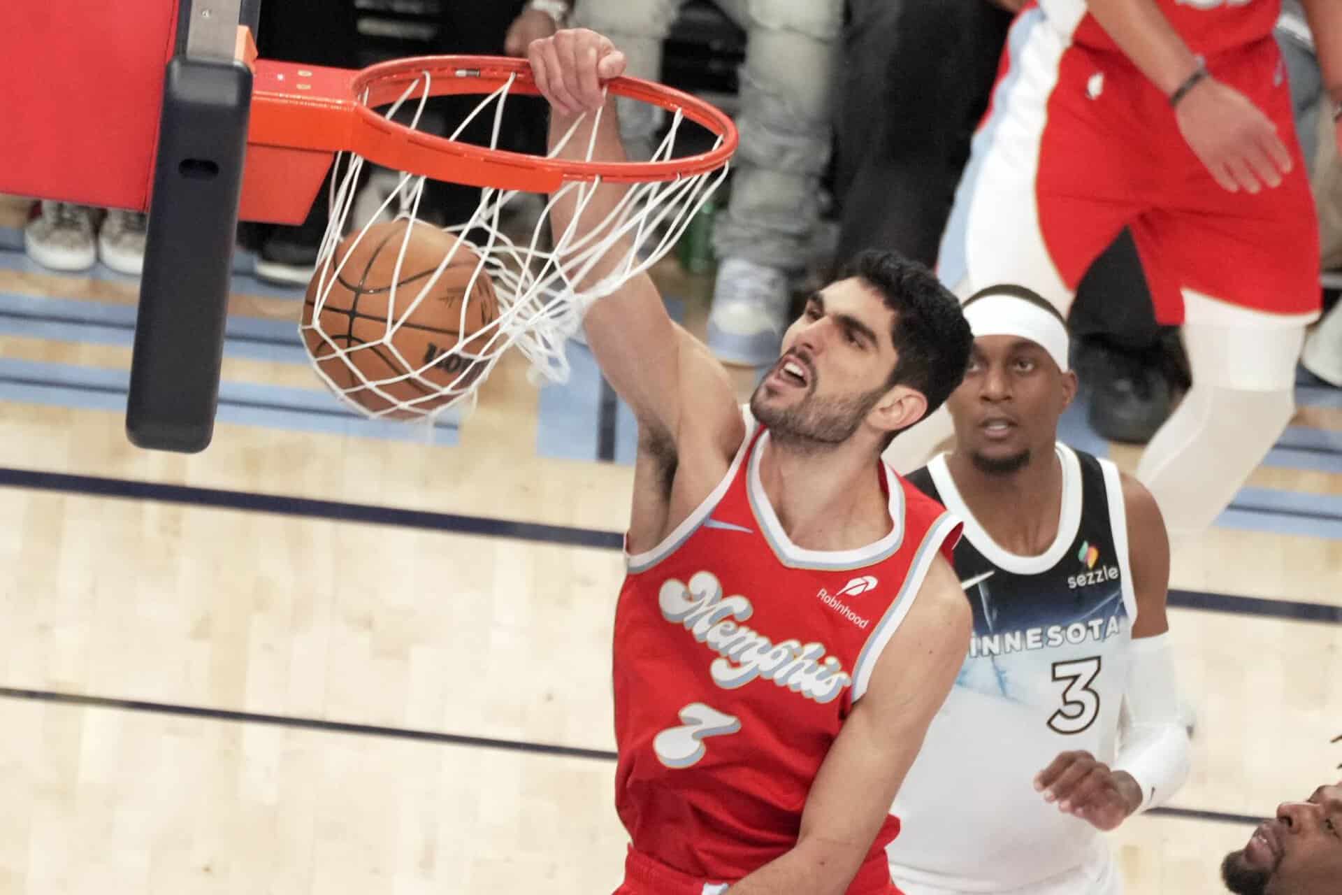 Kenny Atkinson et Santi Aldama brillent en NBA lors de la victoire de leurs équipes