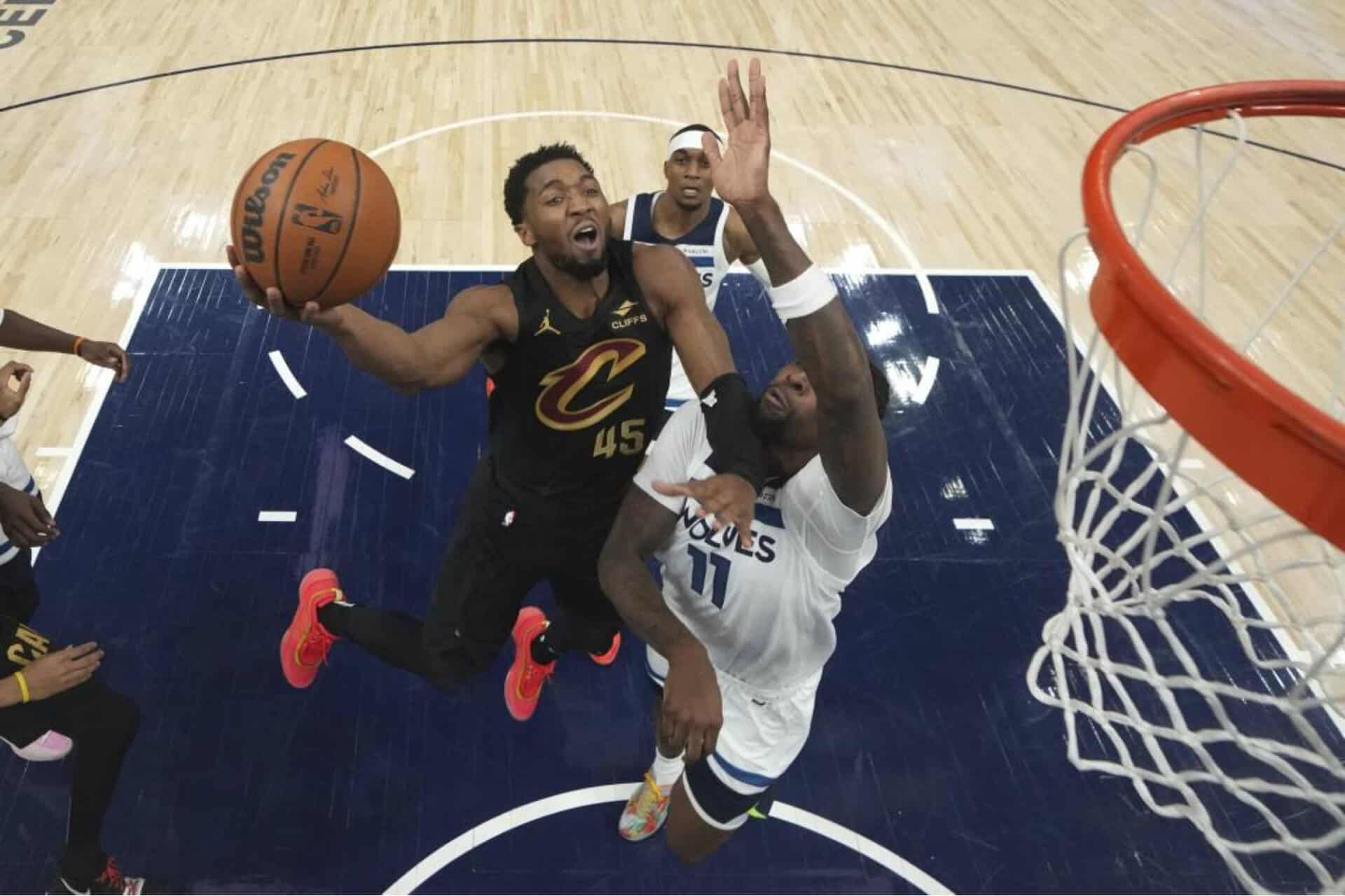 Mitchell et Garland dynamisent les Cavaliers pour un succès retentissant