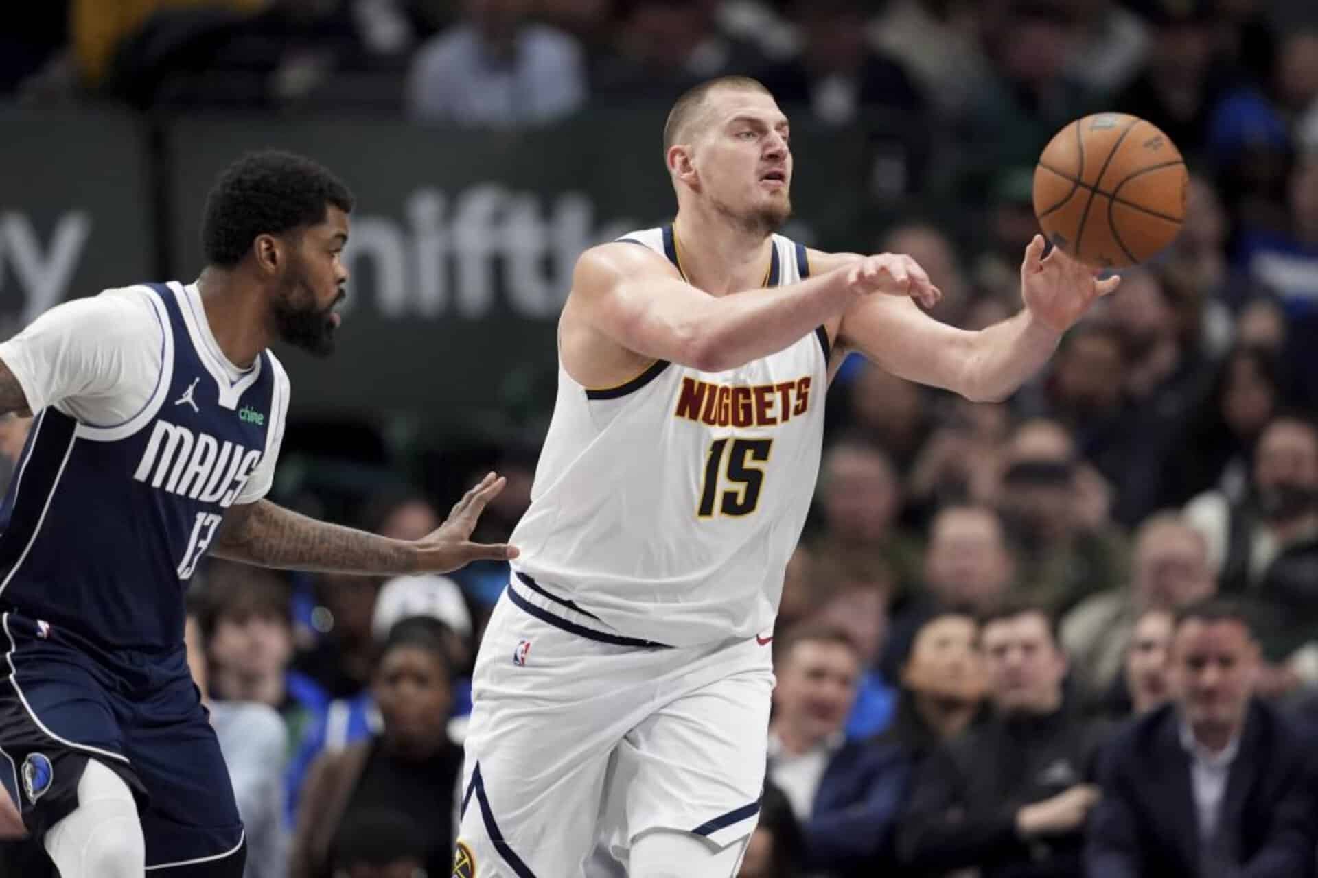Jokic éclipse Larry Bird et rejoint Kareem Abdul-Jabbar dans l’histoire de la NBA