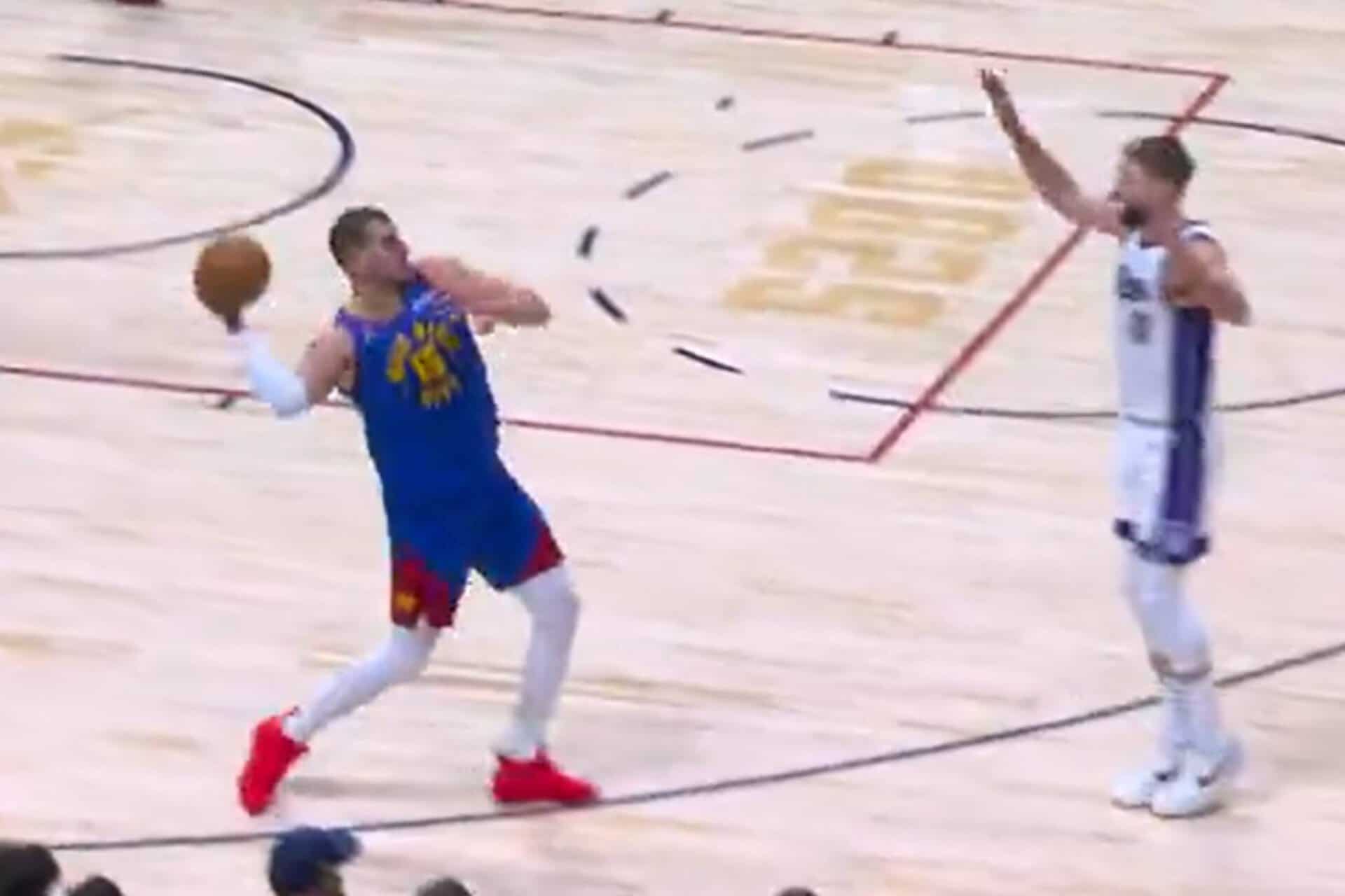 Nikola Jokic éblouit avec un triple-double et un panier de mi-terrain!