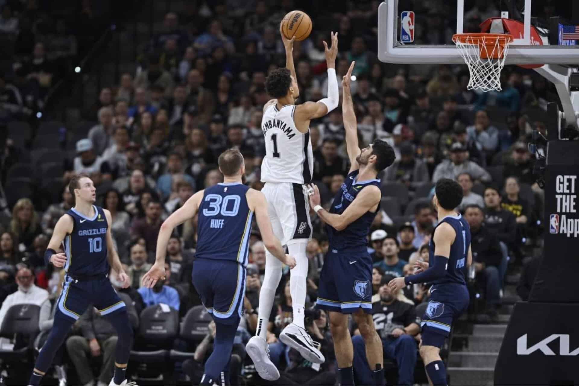 Santi Aldama brille contre Wembanyama : record personnel en NBA avec 29 points