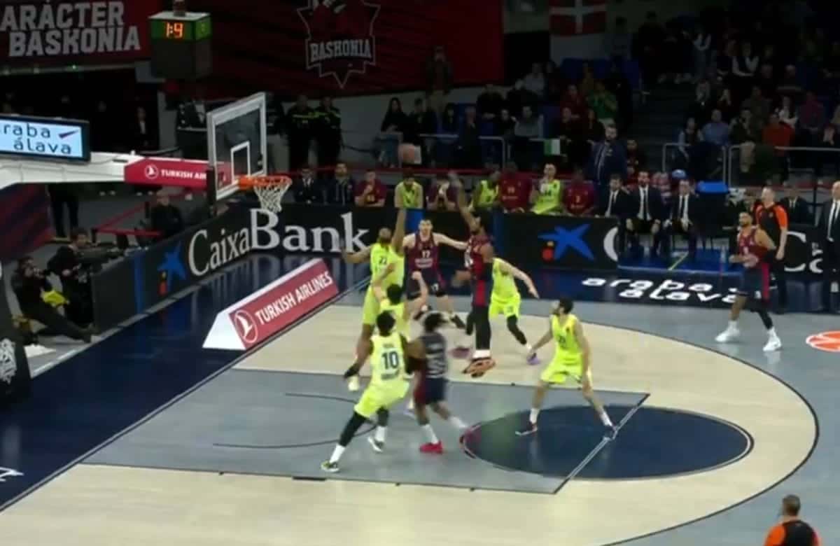 Baskonia arrache la victoire face à Barcelone dans un final haletant
