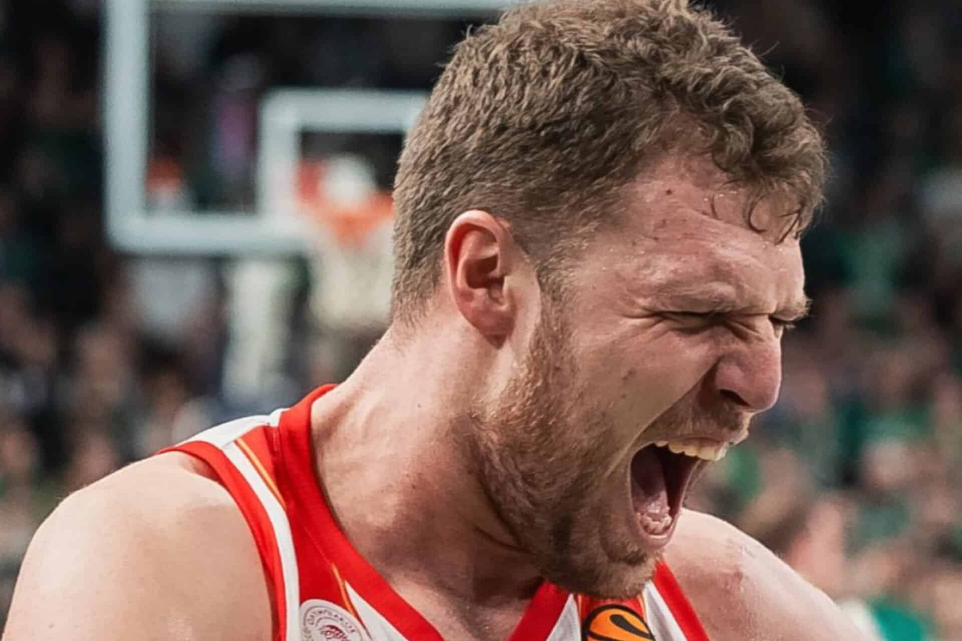 Vezenkov éblouit avec 45 points en Euroligue, propulsant Olympiacos