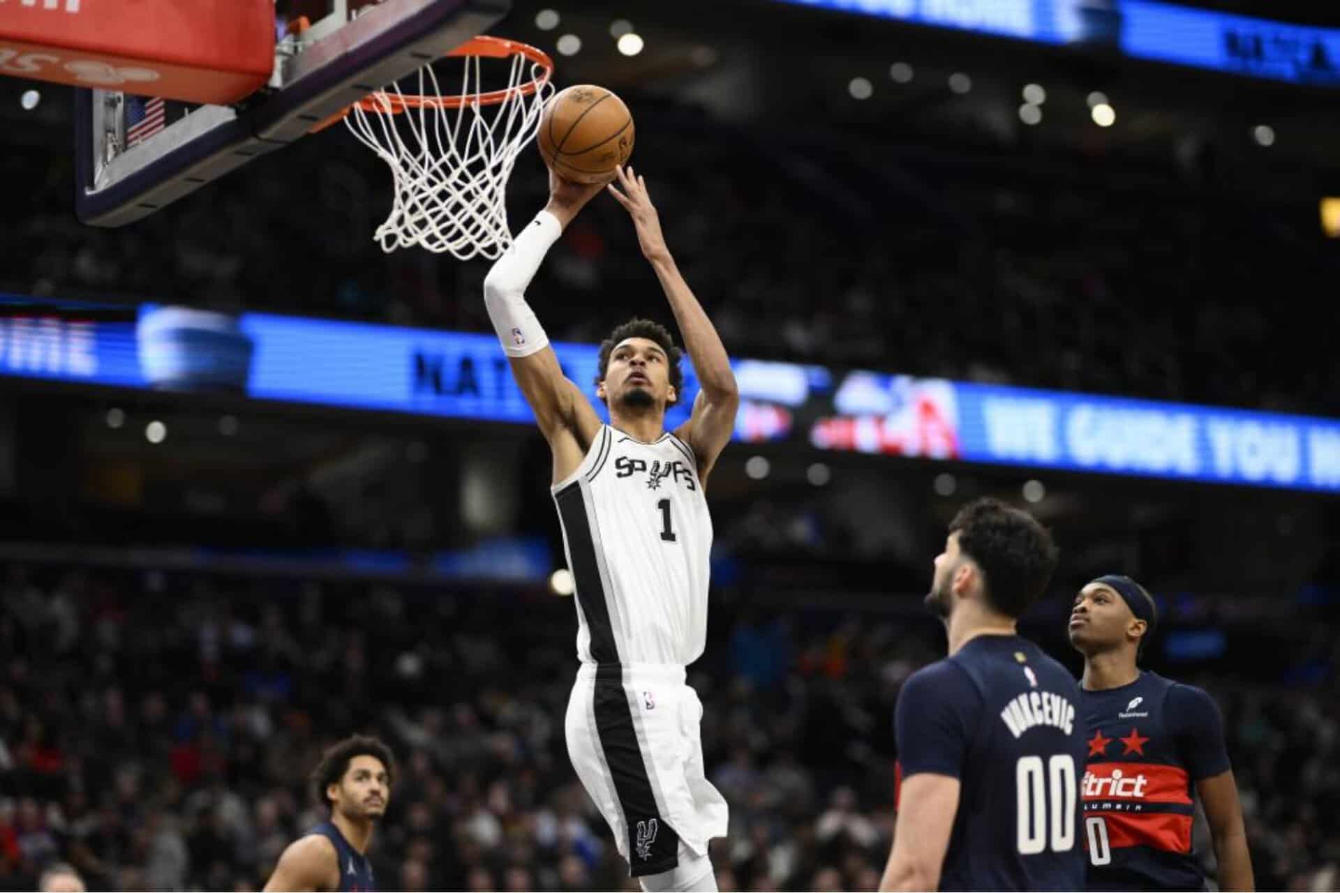 Jokic et Wembanyama brillent, performances NBA à couper le souffle