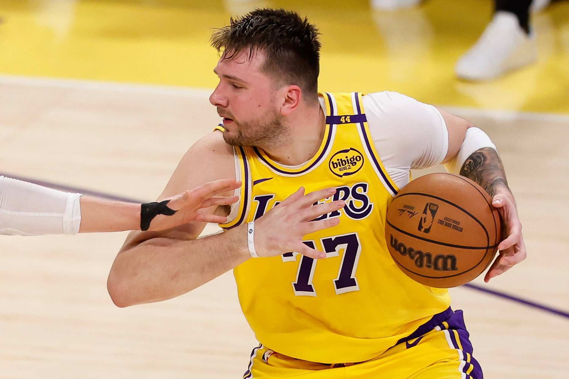 Luka Doncic échangé aux Lakers : conspirations et faux prétextes à Dallas