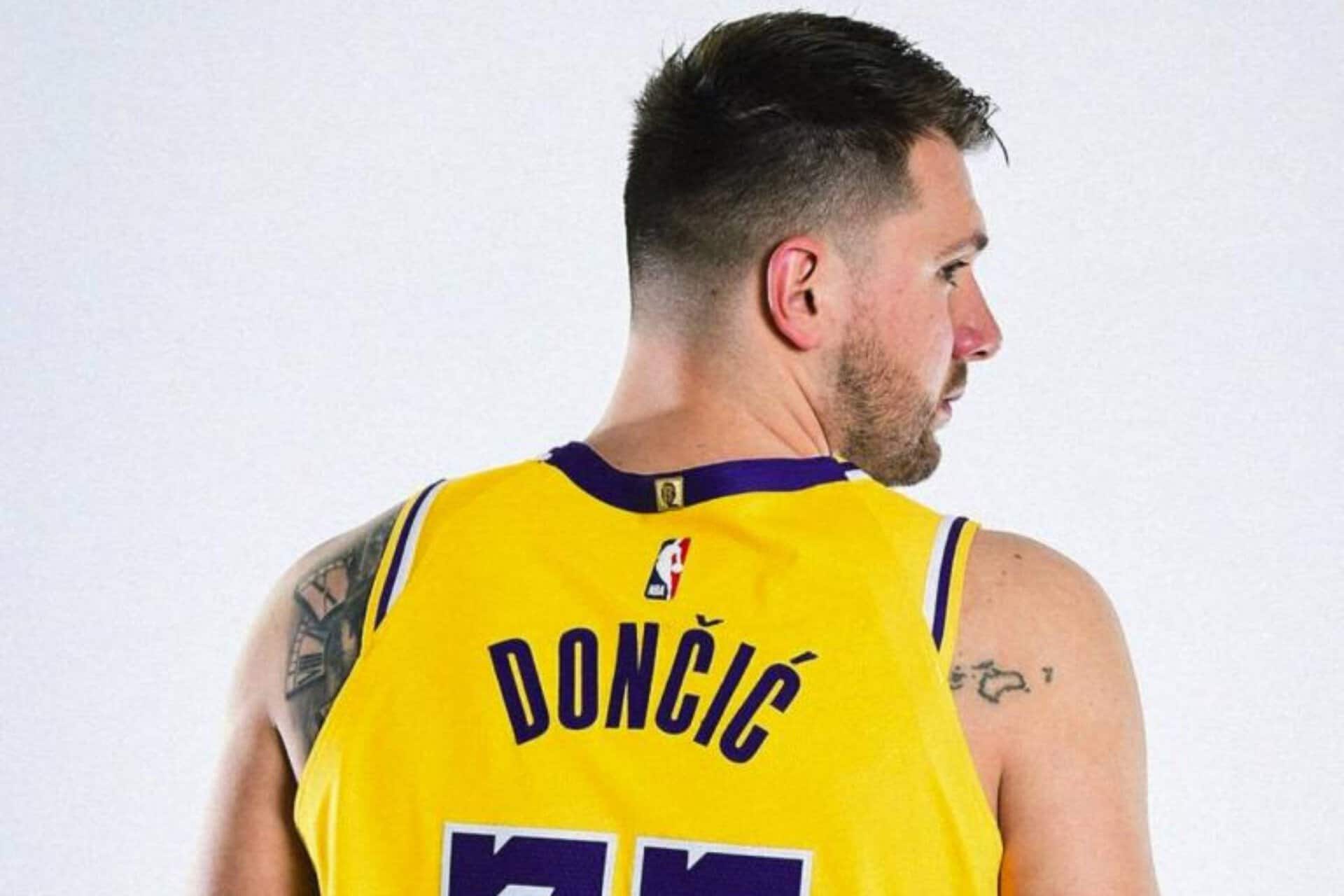 Luka Doncic enflamme la NBA avec son premier match chez les Lakers