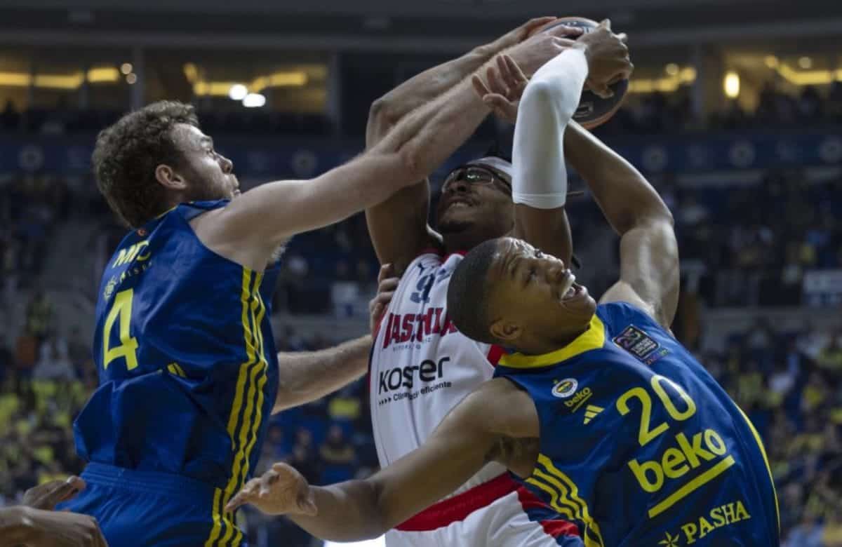 Fenerbahce domine Baskonia et prend la tête de l'Euroligue