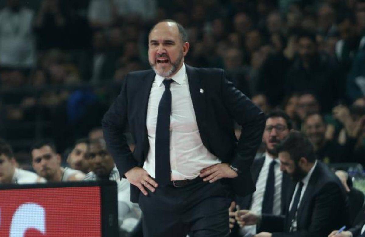 Real Madrid trébuche en Euroligue : Chus Mateo critique les mauvais tirs
