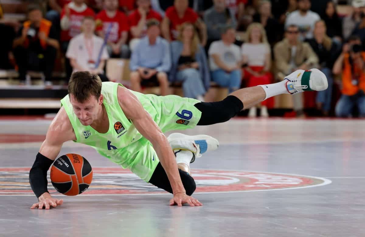 Le Barça sombre, dominé par Theis et James en Euroligue