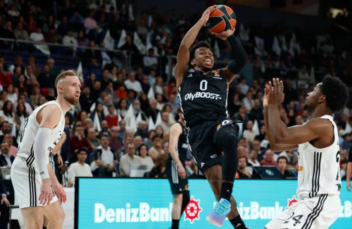 Euroligue: le Real Madrid trébuche à domicile face au Paris Basketball