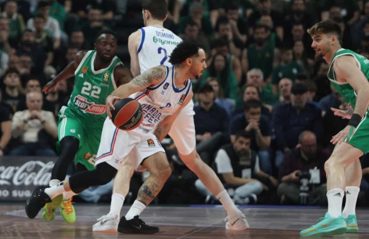 Larkin et Poirier renversent le champion en Euroligue avec l'Efes
