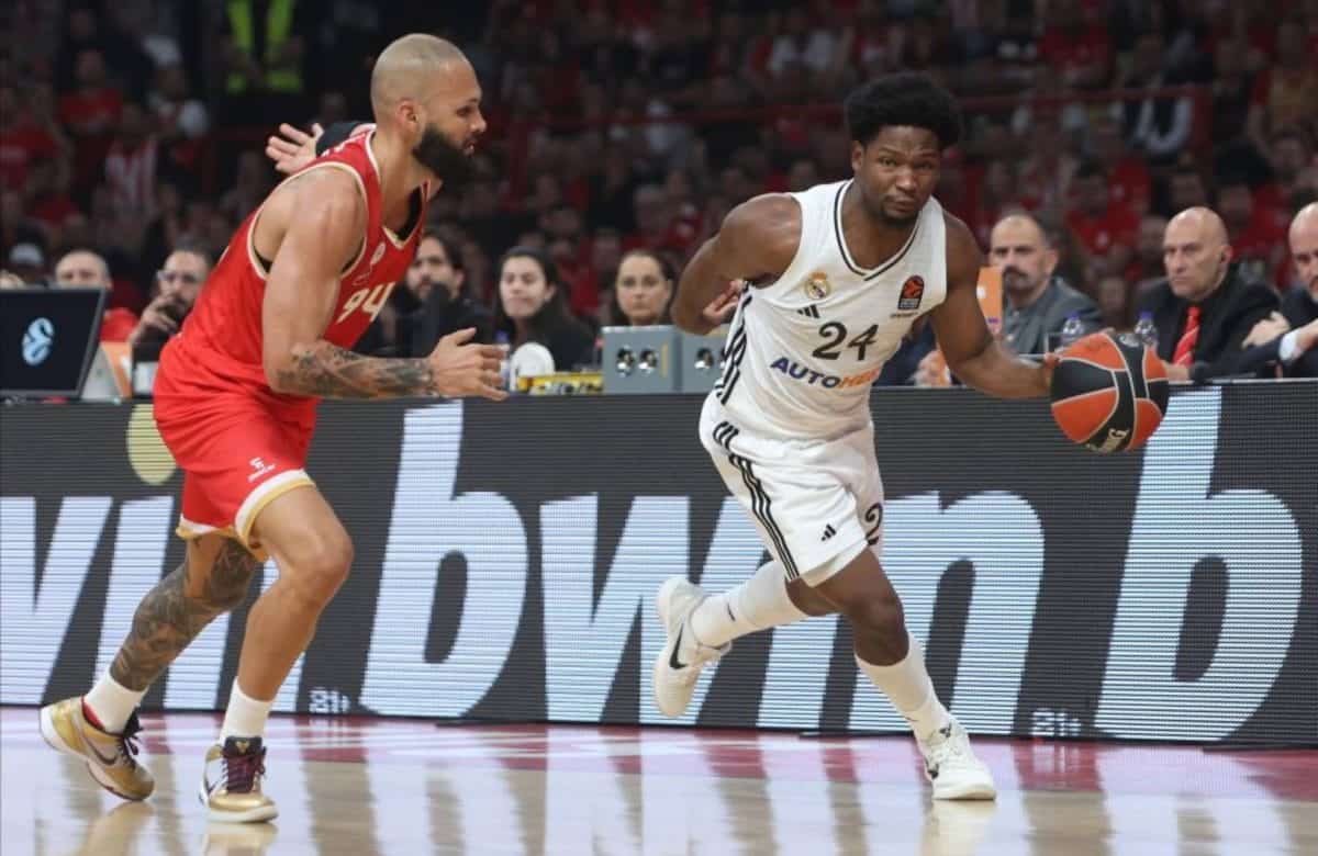 Real Madrid s'accroche mais trébuche face à l'Olympiacos en Euroligue