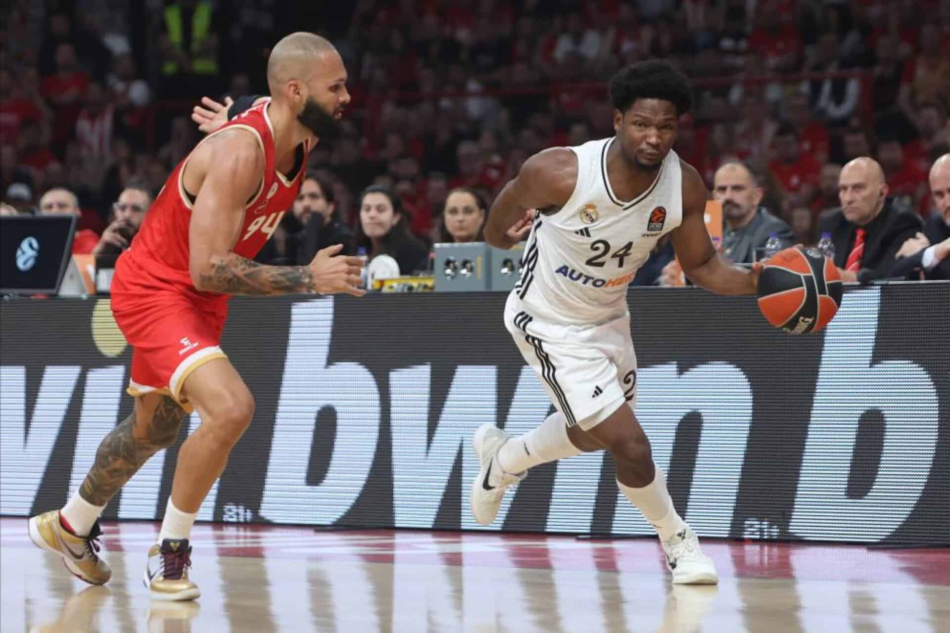 Real Madrid s’accroche mais trébuche face à l’Olympiacos en Euroligue