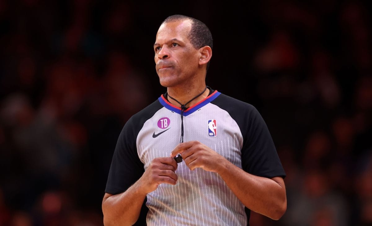 Eric Lewis réintégré comme arbitre en G League NBA