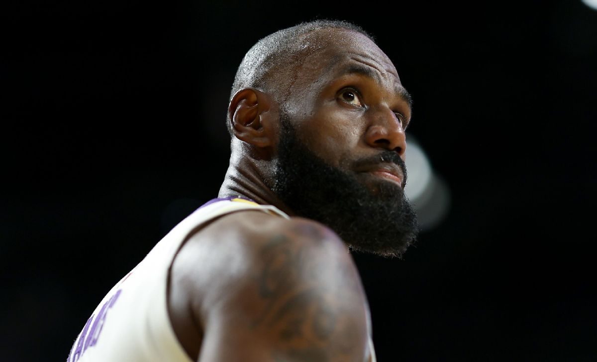 LeBron James absent face aux Spurs : blessures multiples