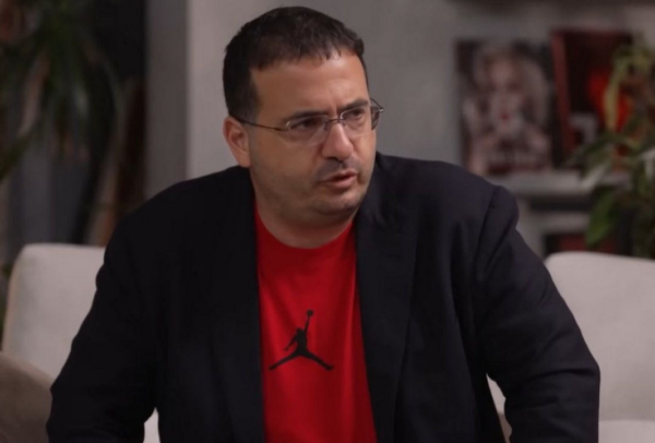 Propriétaire de Hapoel interpelle les arbitres en plein match