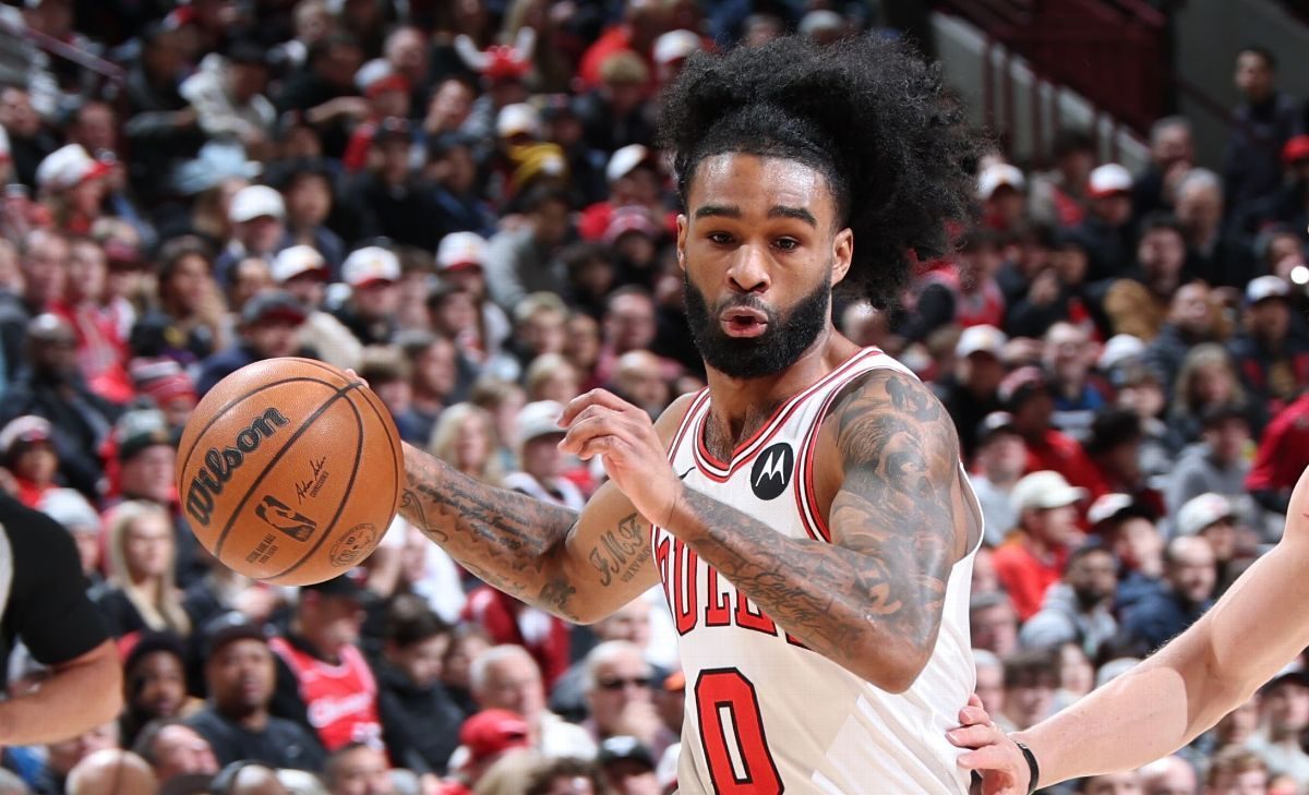 Coby White débute avec les Hornets face aux Bulls