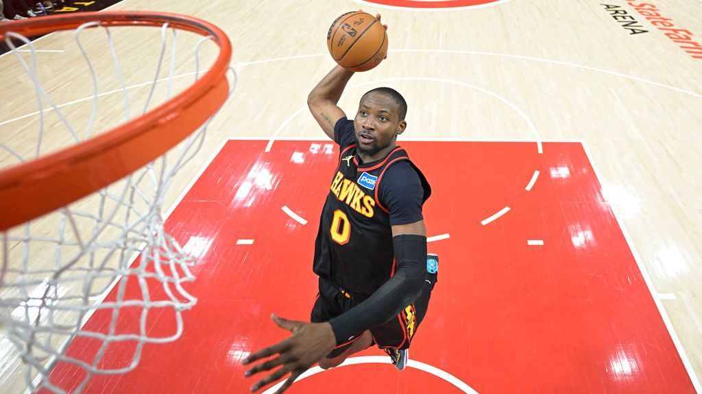 Jonathan Kuminga brille lors de ses débuts avec les Hawks