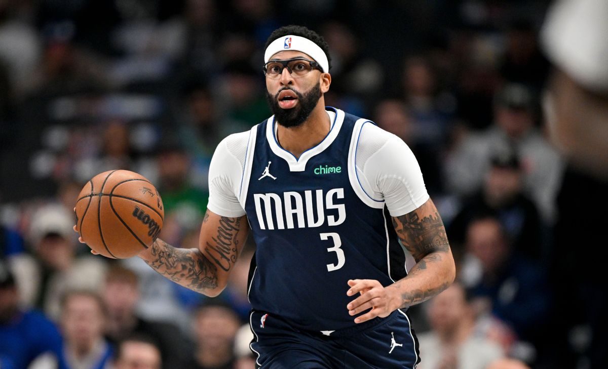 Mavs et Raptors en discussions pour un échange Anthony Davis