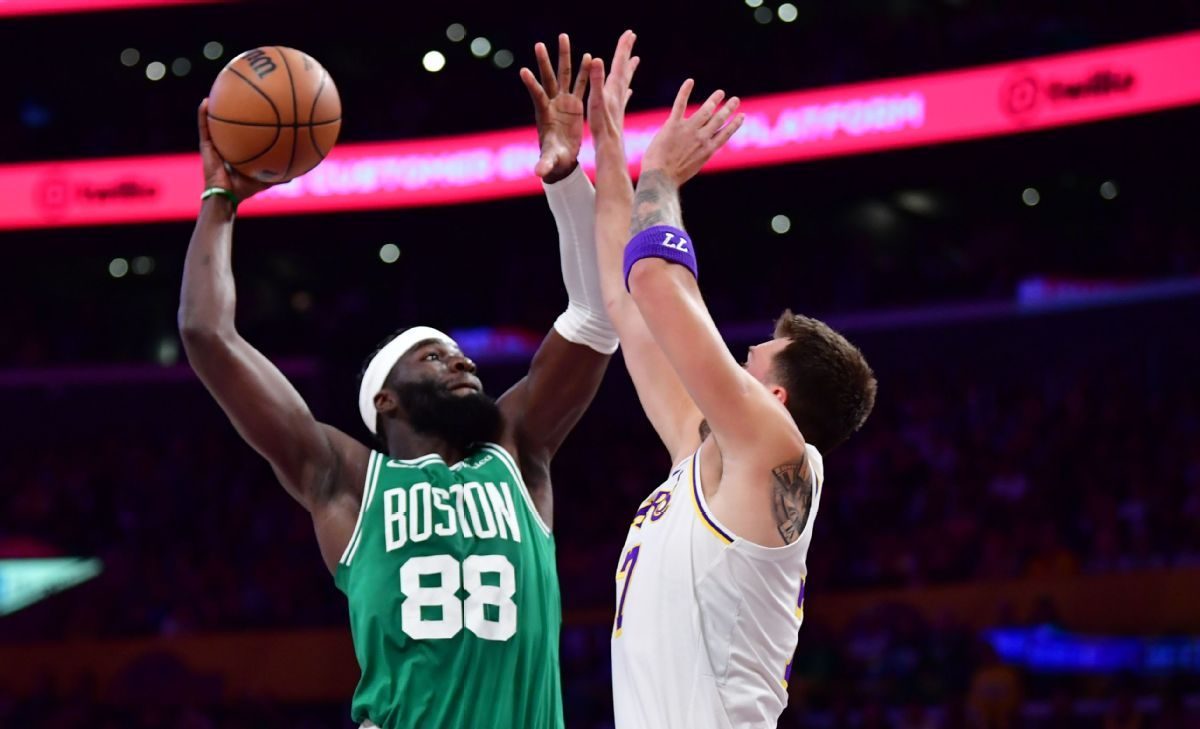 Neemias Queta dunk sur Luka Doncic Celtics vs Lakers