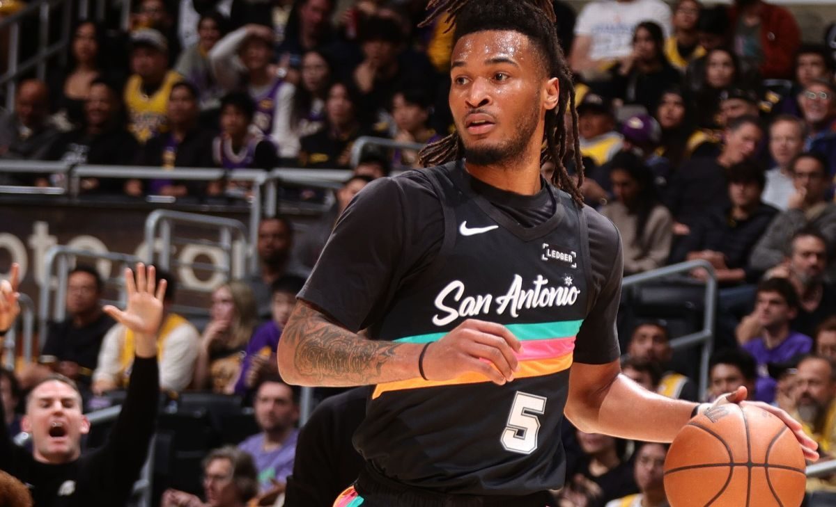 Stephon Castle forfait après une chute face aux Lakers