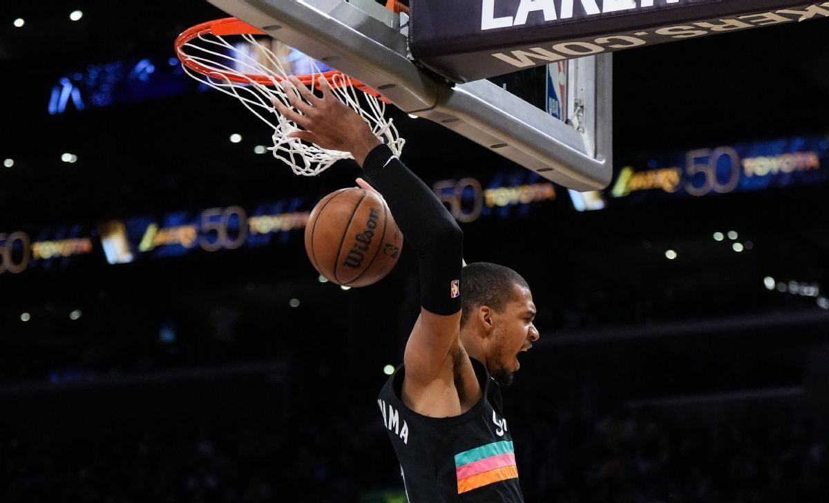 Wembanyama explose à 40 pts, Spurs dominent Lakers