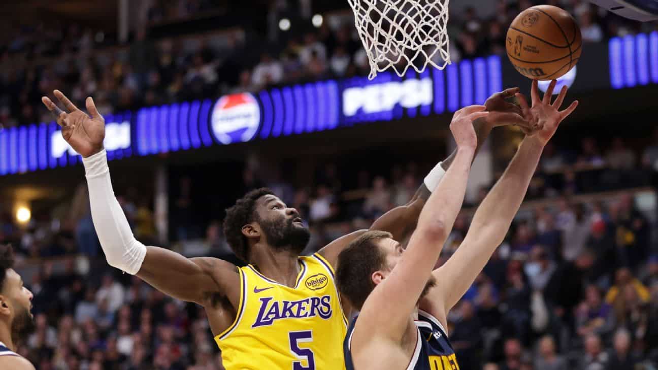 Ayton blessé au genou, LeBron incertain face aux Pacers