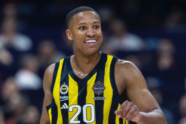 Devon Hols pourrait quitter Fenerbahce pour Milan Olimpia