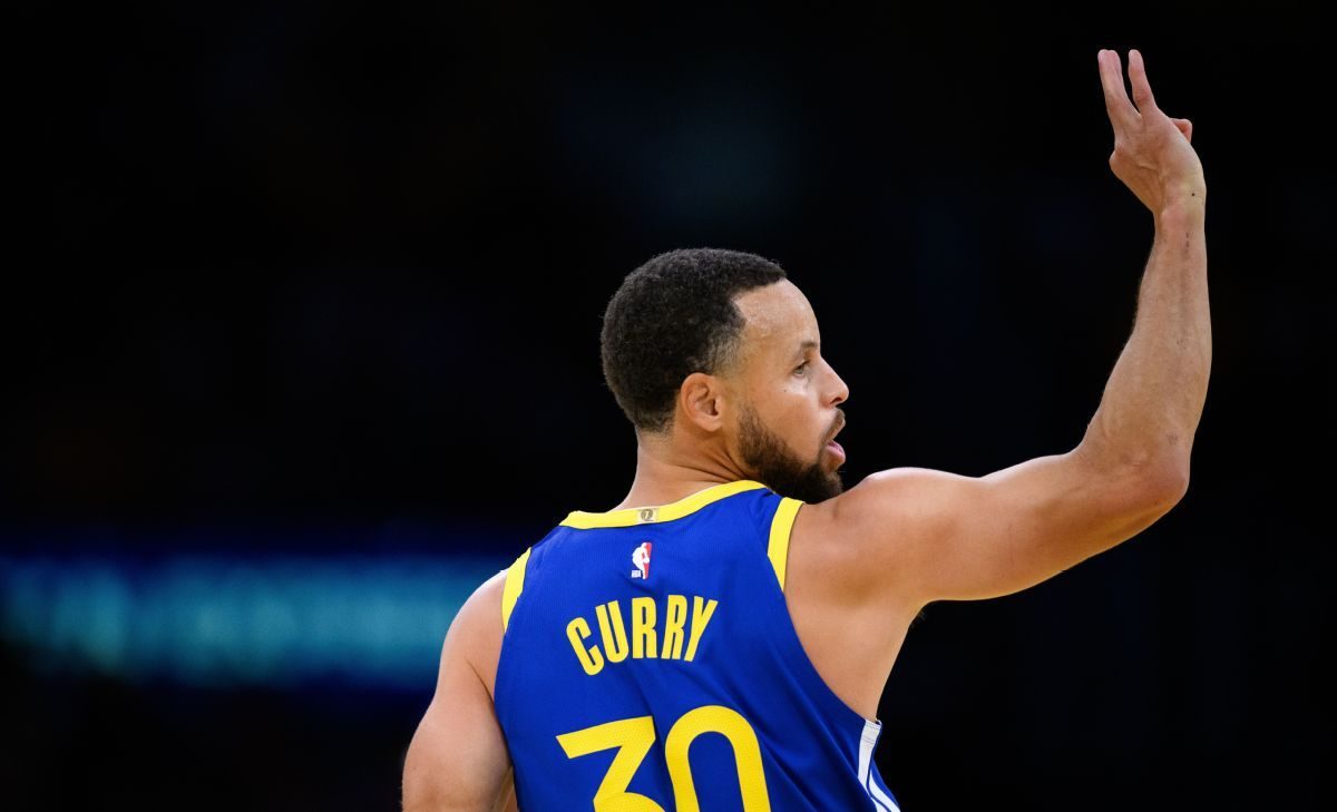 Stephen Curry absent 10 jours de plus pour blessure au genou