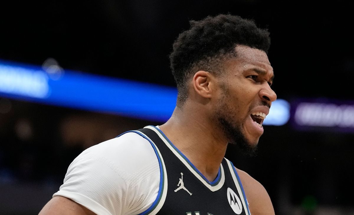 Giannis absent au moins une semaine pour blessure au genou