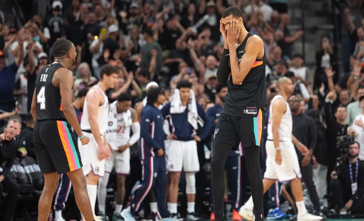 Wembanyama épuisé mais héros du comeback des Spurs face aux Clippers
