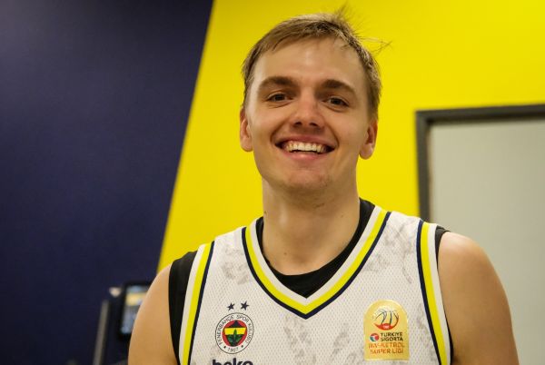 Žagars brille avec une passe élégante pour Fenerbahce