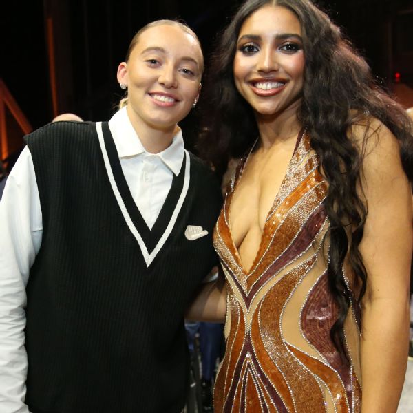 Bueckers et Fudd : focus sur le basket avec Dallas Wings