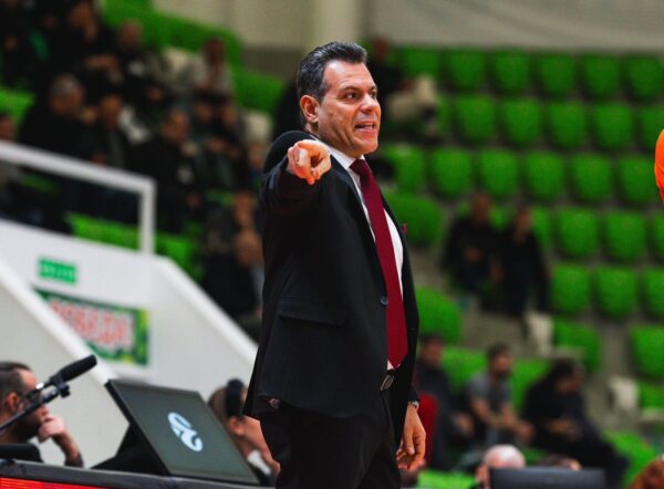 Hapoel Tel Aviv bat Maccabi et vise les playoffs EuroLeague