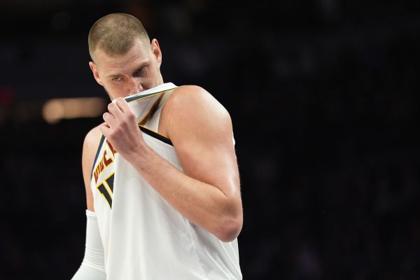 Jokic et Nuggets dominés par Timberwolves en Game 3 2026