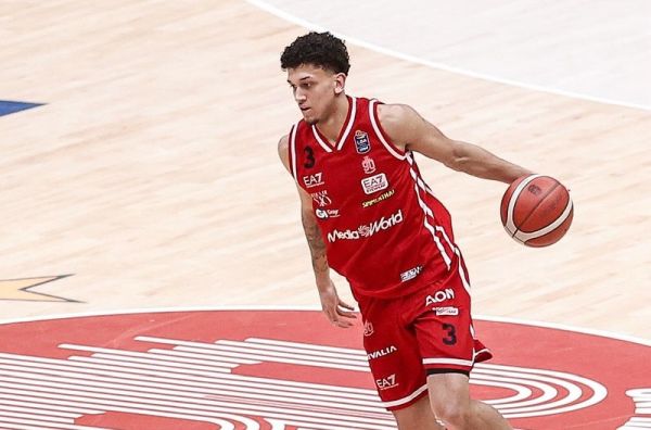 Milana perd Quinn Ellis, qui choisit la NCAA en 2026