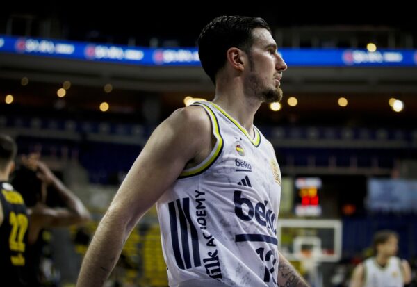 Nando De Colo quitte Fenerbahce et met fin à sa carrière