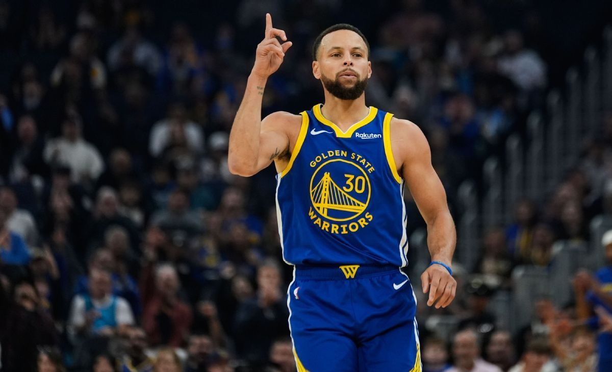 Stephen Curry de retour face aux Rockets après blessure