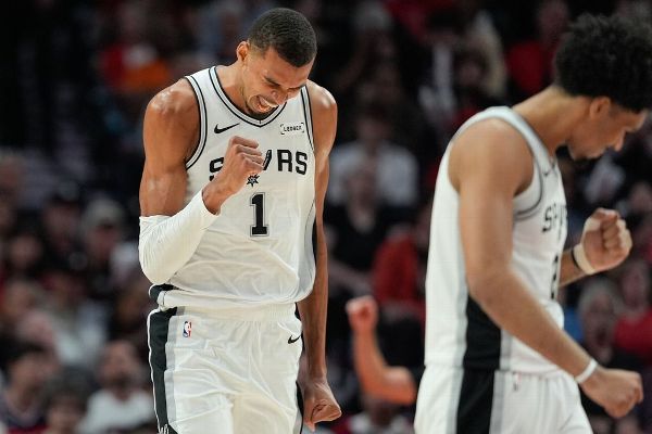 Wembanyama brille, Spurs dominent Blazers en 2026