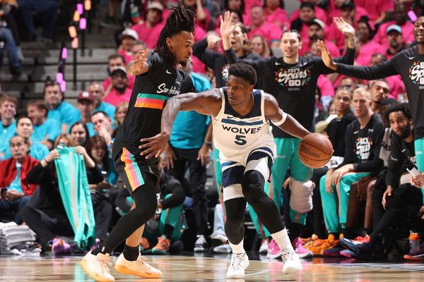 Edwards guide les Wolves à la victoire face aux Spurs 2026