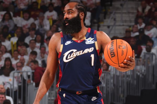 James Harden dépasse Stephen Curry en playoffs 2026
