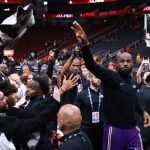 Lakers éliminent Rockets en 6e match, LeBron brille