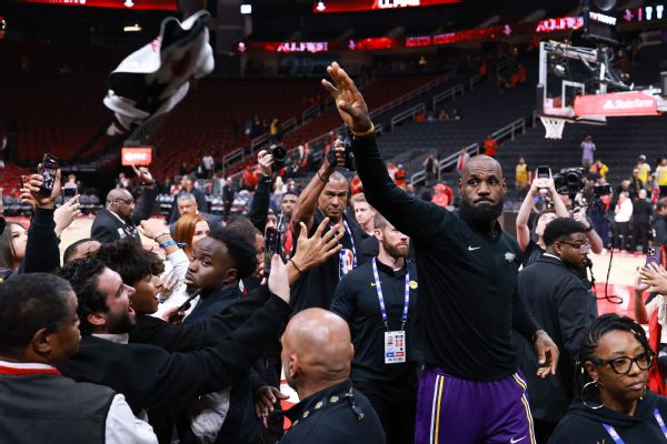 Lakers éliminent Rockets en 6e match, LeBron brille
