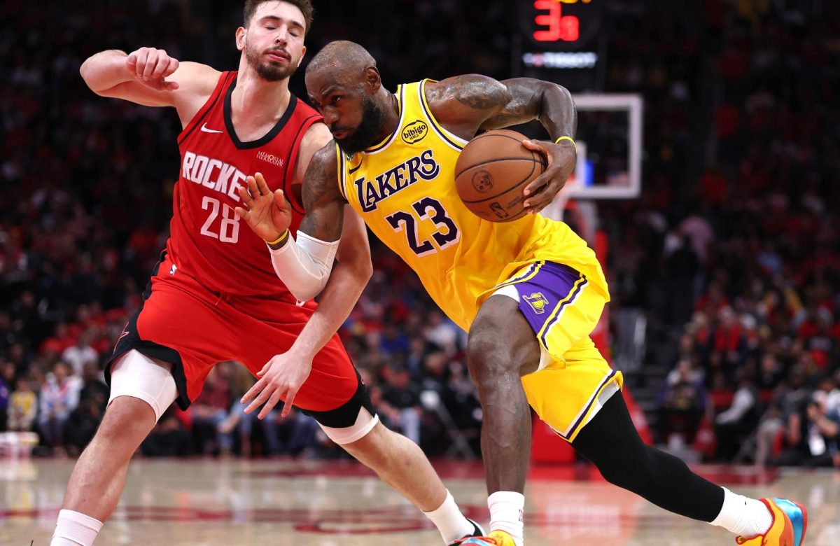 Lakers dominent Rockets 98-78 et défient Thunder en 2026